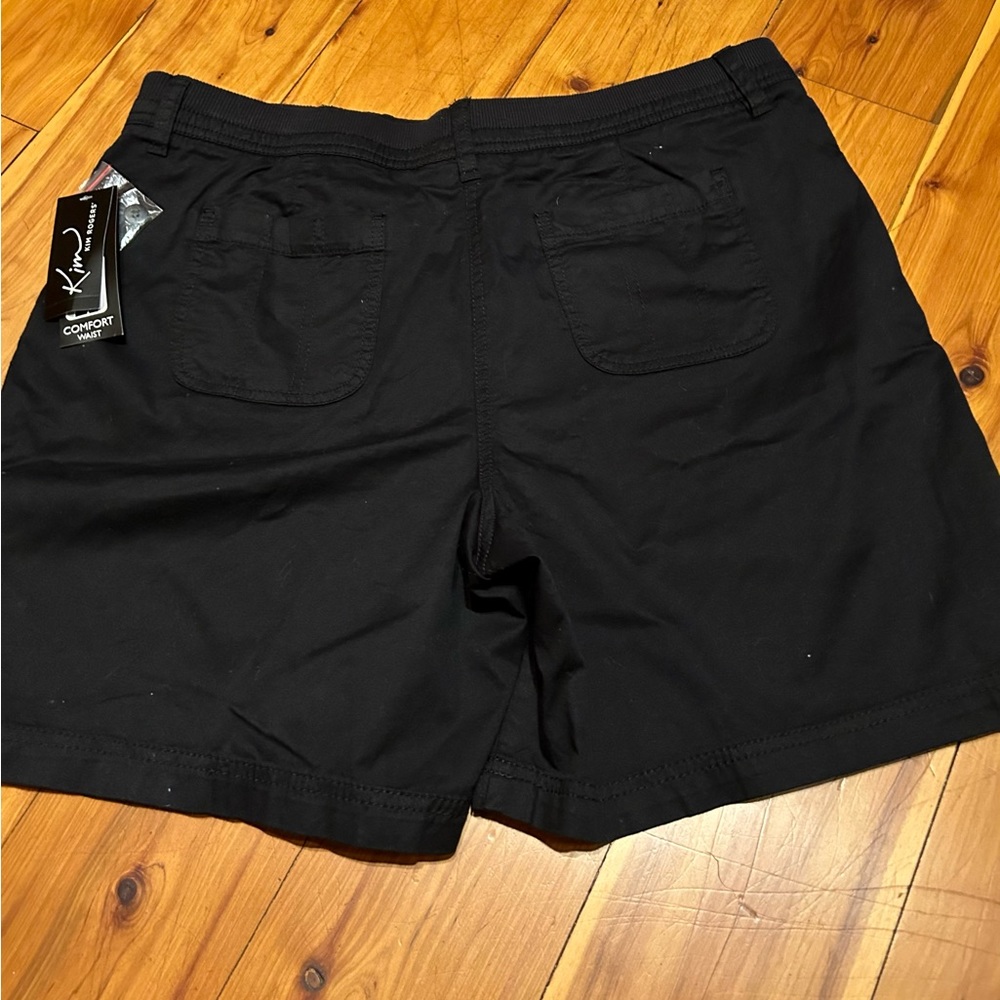 Women’s Shorts by Kim Rogers 🍎 - Picture 3 of 6